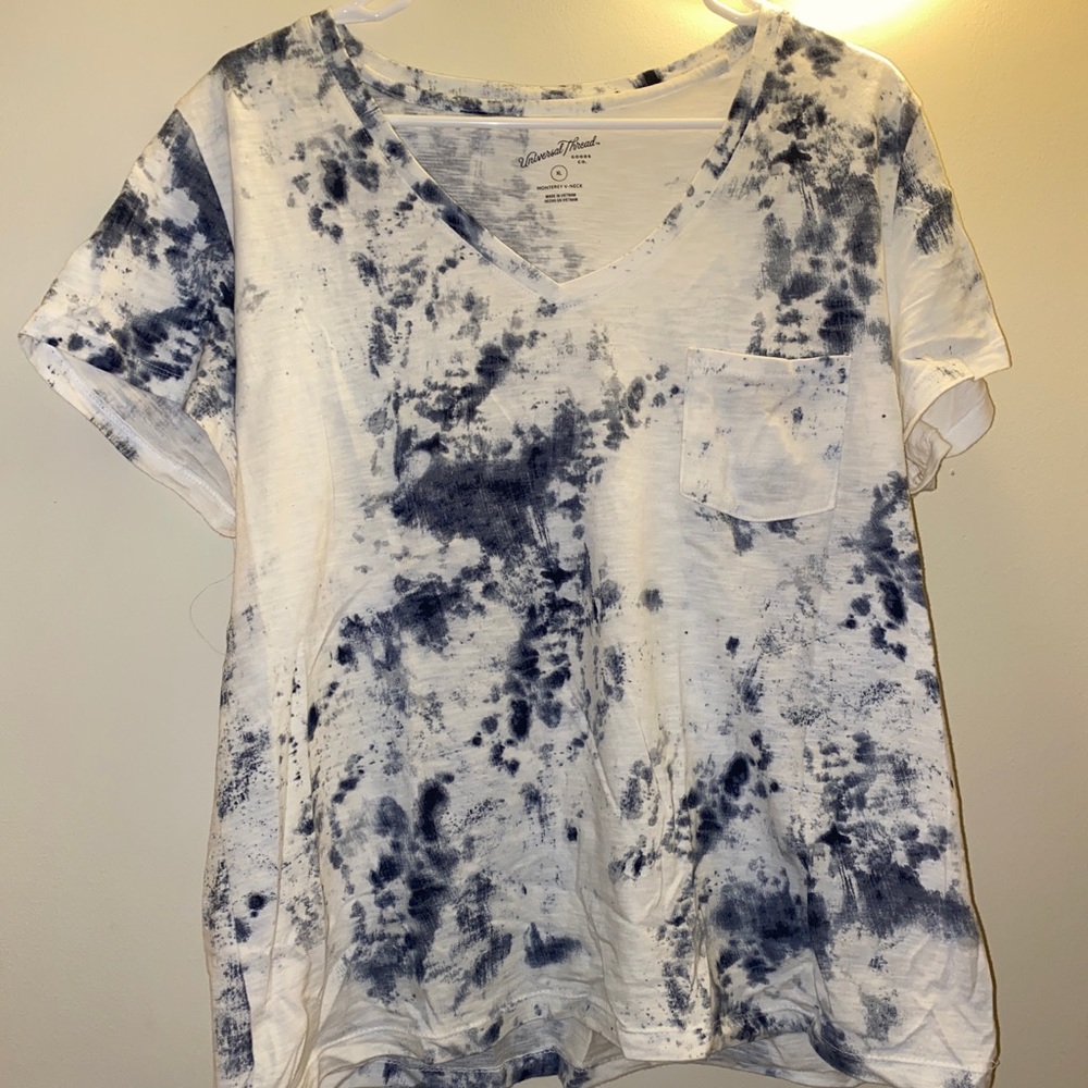 tie dye shirt sleeved shirt